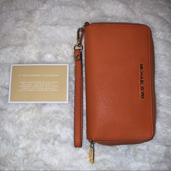 Michael Kors Phone Case/Wristlet - Picture 5 of 6